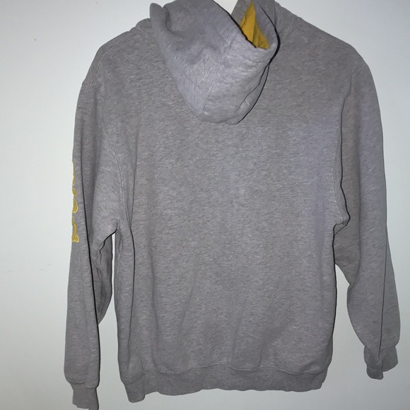 Cabelas hooded sweatshirt says “Worlds Formost Cabela’s Outfitter size XL - Picture 6 of 11